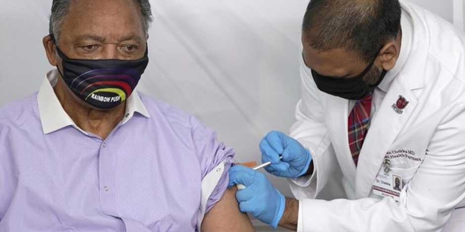 Jesse Jackson recibió en enero de este año la vacuna BioNTech contra el COVID-19
