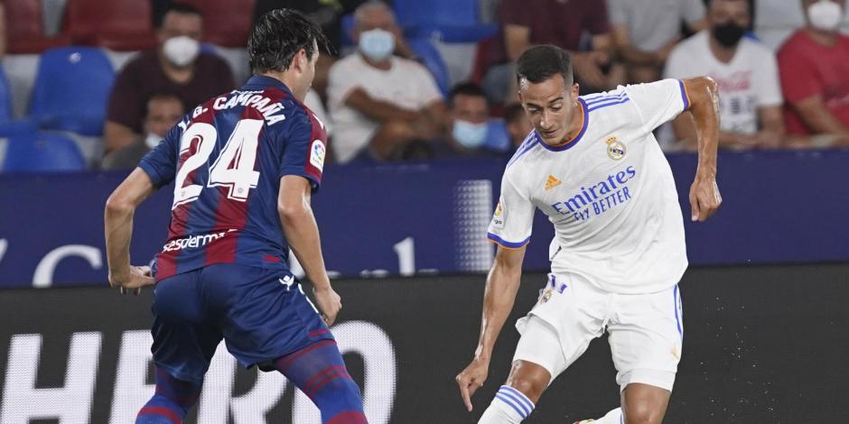 Una acción del duelo entre Levante y Real Madrid de LaLiga de España