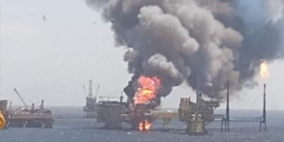 Este domingo se reportó un incendio en la plataforma marina de Pemex en el Golfo de México.