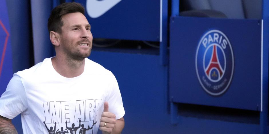 Lionel Messi antes de su presentación frente a los aficionados del PSG el pasado 14 de agosto en París.