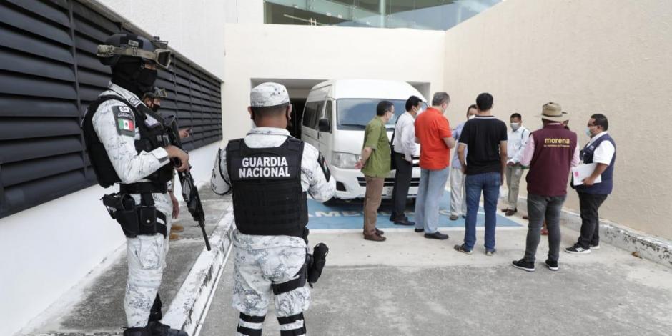 Llegada de la paquetería electoral en Campeche para el recuento de votos, es resguardada por la Guardia Nacional.