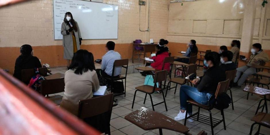 Se registra caso de menor con COVID-19 en escuela de Querétaro durante la primera semana de clases presenciales.