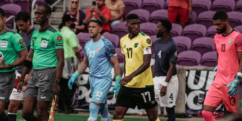 Damion Lowe, previo a un partido de Jamaica en la pasada Copa Oro, el último torneo de Concacaf antes del octagonal final rumbo a Qatar 2022.