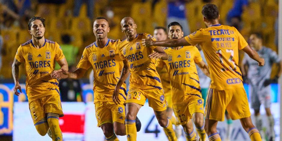 Futbolistas de Tigres celebran una anotación contra el León el pasado 11 de septiembre en la Fecha 8 de la Liga MX.