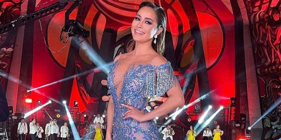 Cynthia Rodríguez enamora a México con el vestido con el que celebró la Independencia