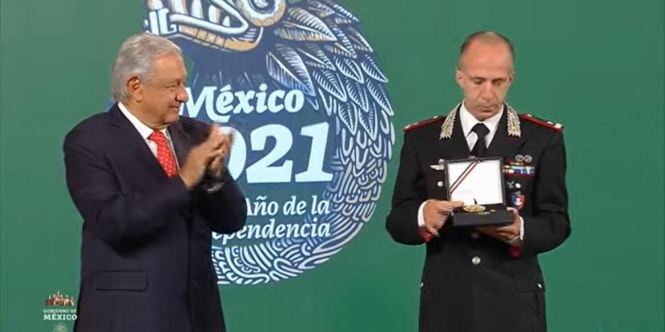México otorga el Águila Azteca a comandante de Carabineros de Italia