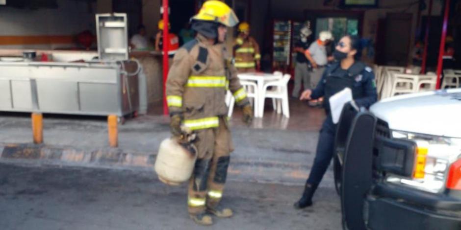 Autoridades de Nuevo León auxiliaron a los dos heridos por flamazo; presentan quemaduras.