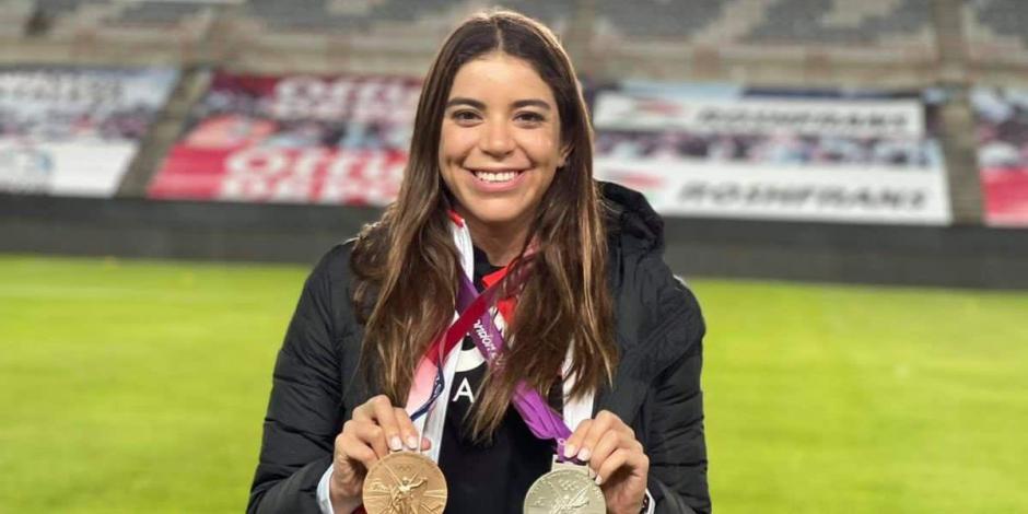 Alejandra Orozco, en el Estadio Hidalgo, durante un reconocimiento el mes pasado.