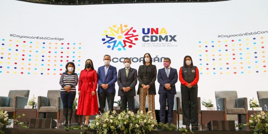 Integrantes de UNACDMX en conferencia de prensa.