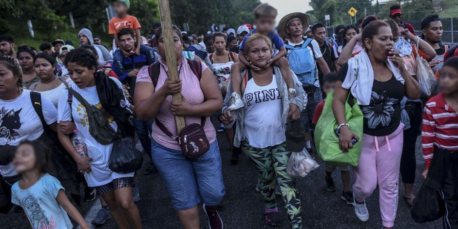 Caravana migrante en su paso por Huehuetán y Huixtla rumbo a la CDMX, la mañana de este lunes.