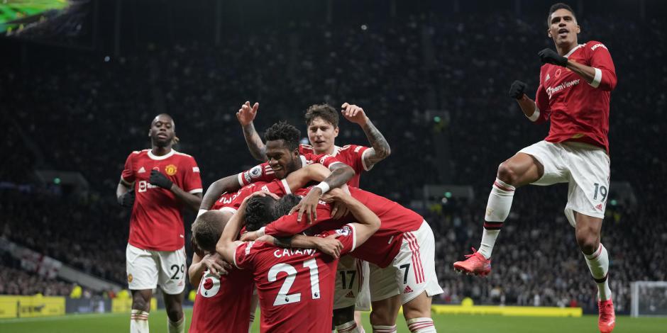 Jugadores del Manchester United celebran un gol ante el Tottenham