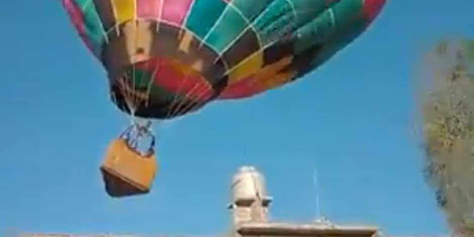 Globo aerostático atraviesa cable de luz y derriba tinaco en León