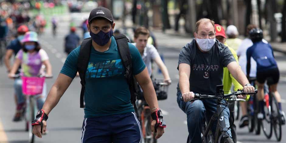 COVID-19: Personas que acuden al tradicional paseo ciclista en la CDMX se protegen del coronavirus con cubrebocas