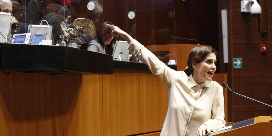 La senadora Lilly Téllez mostró su inconformidad por la negativa de Olga Sánchez Cordero de no presentar una acción de inconstitucionalidad del llamado "decretazo" presidencial.