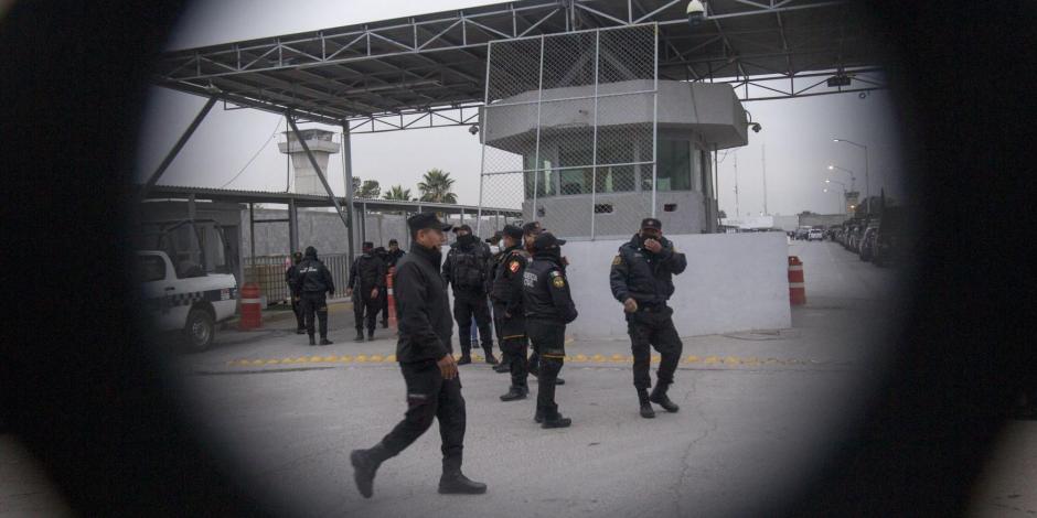 Parte del personal de seguridad que labora en el Penal de Apodaca, en Nuevo León.