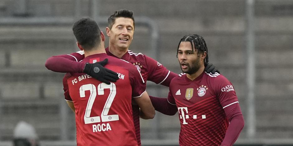 Una acción del duelo entre Bayern Múnich vs Colonia, de la Bundesliga