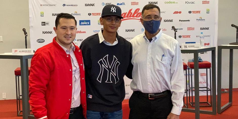 Los New York Yankees firmaron al pitcher mexicano de los Diablos Rojos del México, Christian Zazueta.