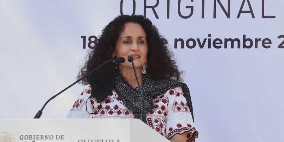 La senadora Susana Harp, en imagen de archivo, durante la inauguración "Original, Encuentro de Arte Textil Mexicano"