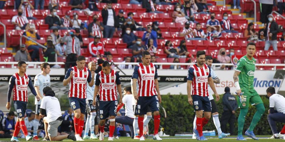Jugadores de Chivas previo a su partido de la Jornada 5 contra Tigres, el pasado 12 de febrero.
