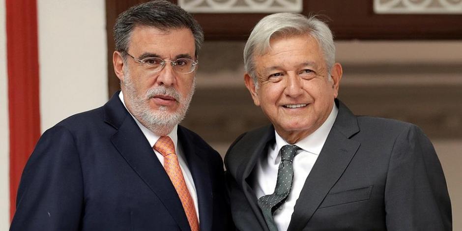 El Presidente Andrés Manuel López Obrado y Julio Scherer Ibarra.