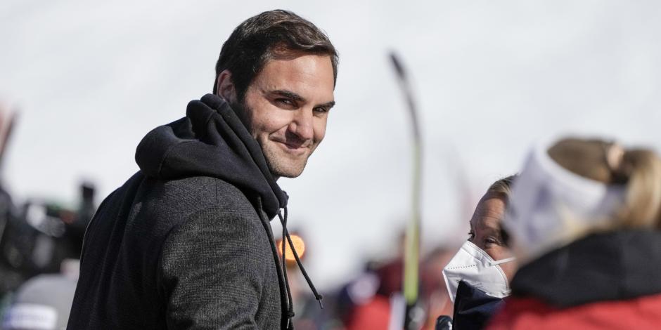 El tenista suizo Roger Federer camina cerca de la meta de una competencia de esquí alpino en Lenzerheide, Suiza, el pasado 5 de marzo.