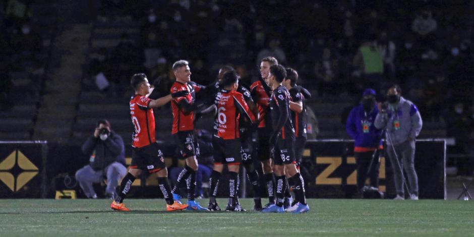 Jugadores del Atlas festejan un gol contra el FC Juárez en la Fecha 10 de la Liga MX.