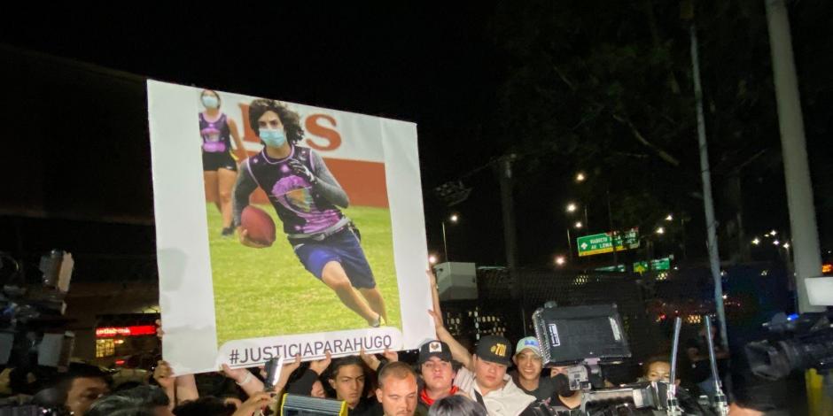 En el cartel aparece Hugo Carbajal, el menor asesinado el pasado 2 de abril.