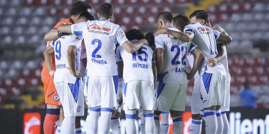 Jugadores de Cruz Azul previo a un duelo a la Liga MX.
