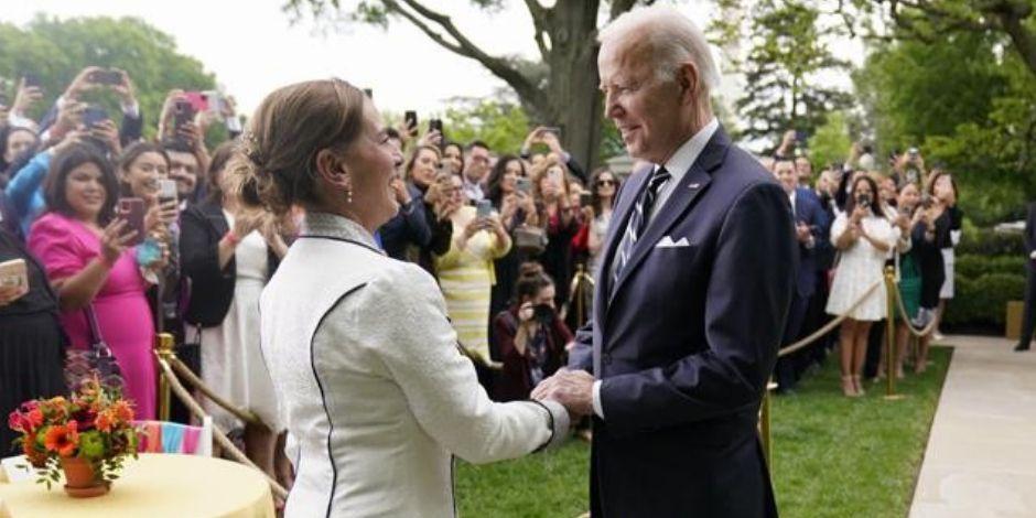 Joe Biden saludó a Beatriz Gutiérrez Müller.