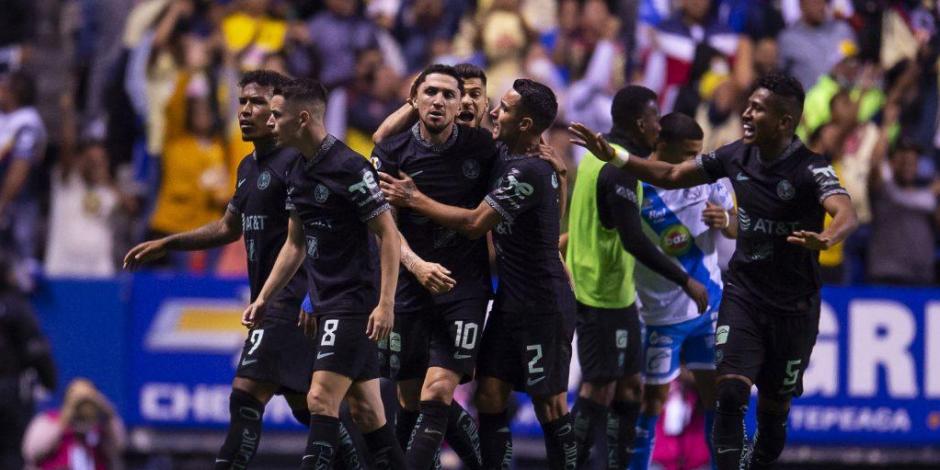 Jugadores del América festejan un gol contra el Puebla en los cuartos de final de la Liga MX.