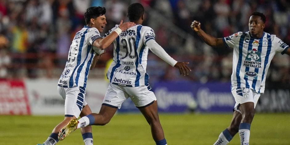 Jugadores del Pachuca festejan el gol de Romario Ibarra contra el Atlas en la final de vuelta de la Liga MX.
