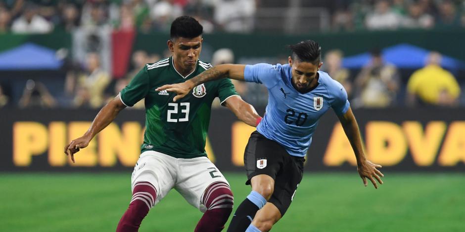 Una acción del partido México vs Uruguay correspondiente a la fecha FIFA de 2018.