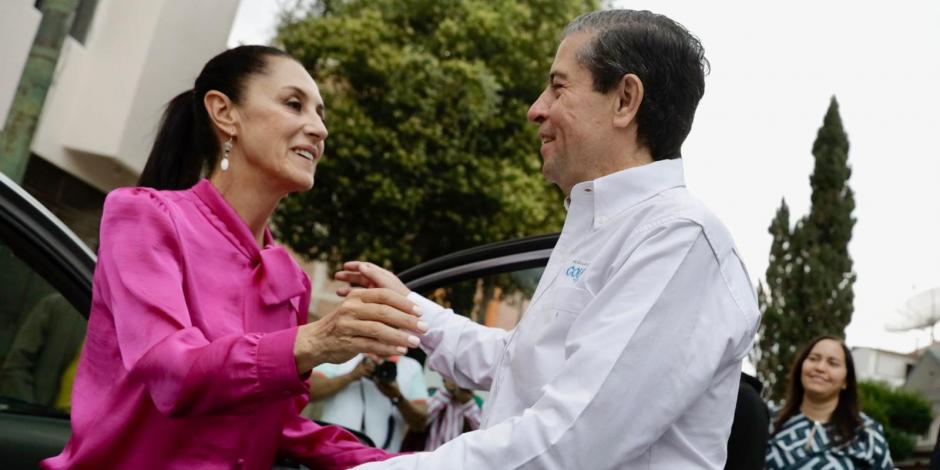 La jefa de Gobierno de la Ciudad de México, Claudia Sheinbaum, y el alcalde de Coyoacán, Giovani Gutiérrez.