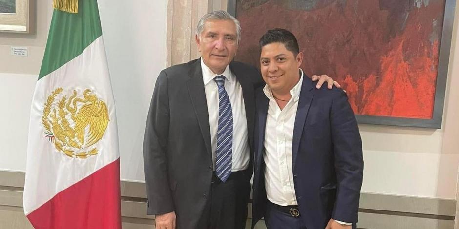 El secretario Adán Augusto López, y el gobernador Ricardo Gallardo, ayer.