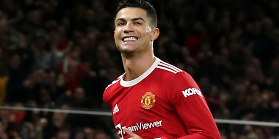 Cristiano Ronaldo, es delantero del Manchester United de la Premier League.