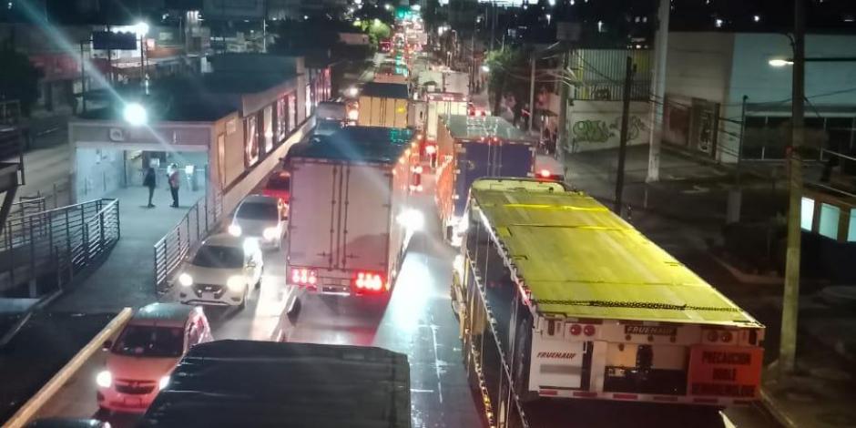 Los bloqueos en la avenida López Portillo provocaron caos vial.