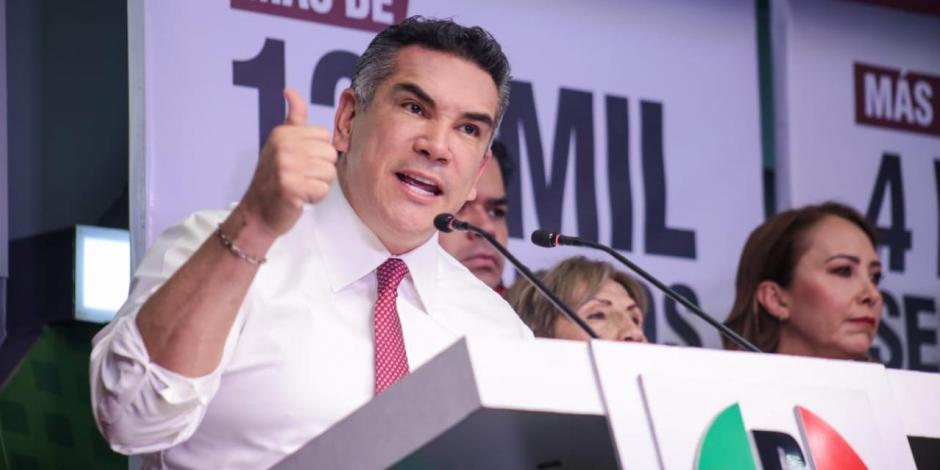 Alejandro Moreno, dirigente nacional del PRI, anunció en conferencia que el partido tricolor propondrá reforma para que familias tengan armas de fuego.