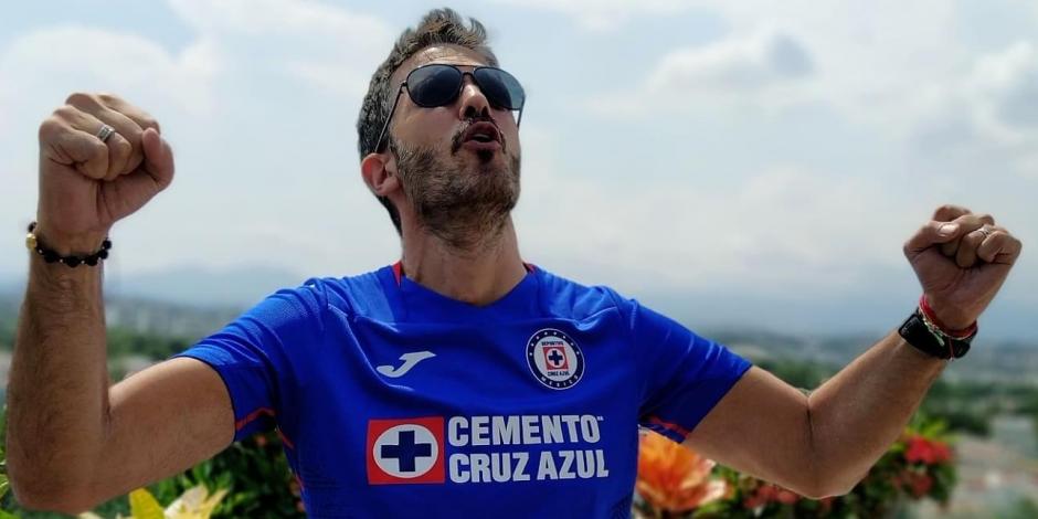 Fernando del Solar siempre dejó de manifiesto su afición por el Cruz Azul.