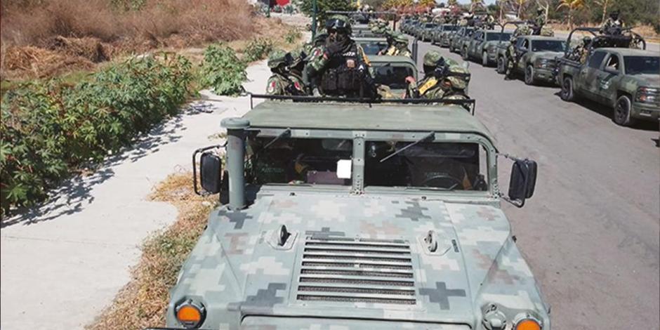 Más de 900 elementos del Ejército arribaron a Colima para fortalecer la seguridad en los municipios con mayor violencia, en febrero pasado.