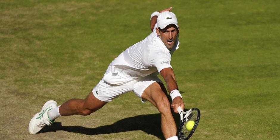 Una acción del partido entre Novak Djokovic y Cameron Norrie, semifinales de Wimbledon.