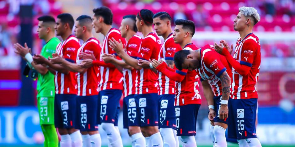 Futbolistas de Chivas previo a su juego contra el Atlético de San Luis, el pasado 9 de julio.
