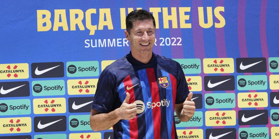 Robert Lewandowski durante su presentación oficial como nuevo futbolista del Barcelona.