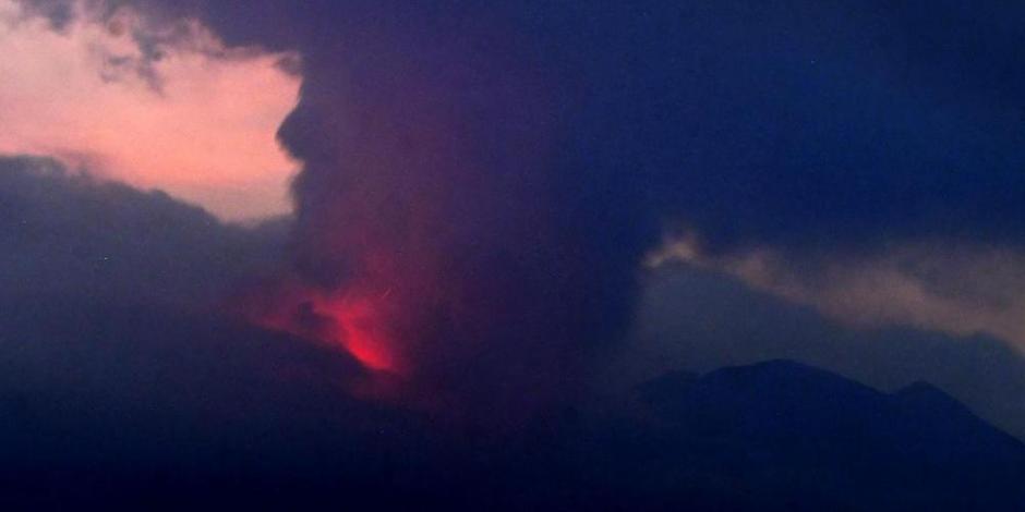 Volcán Sakurajima entró en erupción la noche de este domingo.