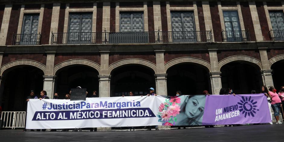 Protesta, ayer por el crimen contra Margarita Ceceña en el Palacio Municipal de Cuautla.