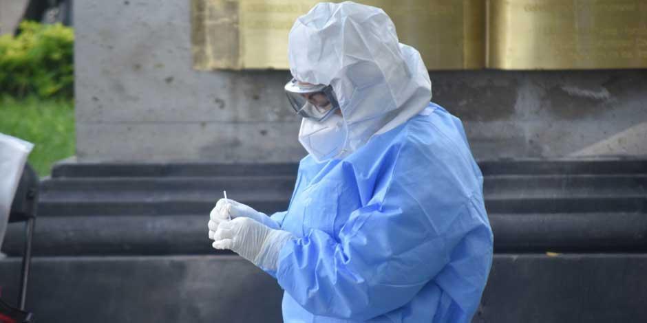 Autoridades sanitarias en Chilpancingo, Guerrero, aplican pruebas para detectar COVID-19, ante el aumento de casos en el marco dela llamada quinta ola de contagios