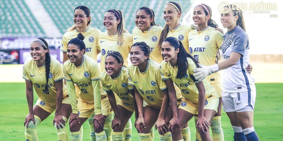 Futbolistas del América previo a un partido del equipo en el Torneo Apertura 2022 de la Liga MX Femenil.