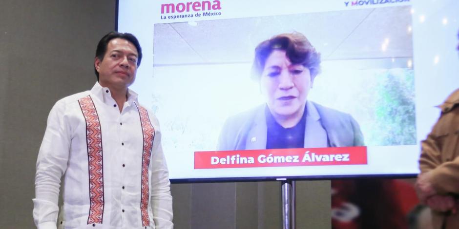 Mario Delgado informó del resultado de la encuesta que dio como triunfadora a Delfina Gómez.