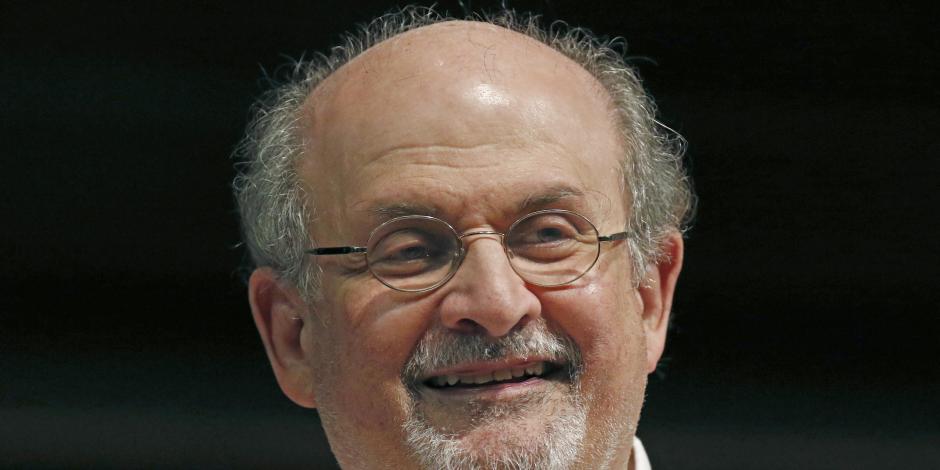 Salman Rushdie fue atacado por un hombre, durante un evento público en Nueva York.