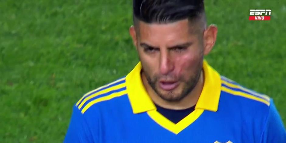 Carlos Zambrano, defensa de Boca Juniors, habría sido golpeado por Darío Benedetto.