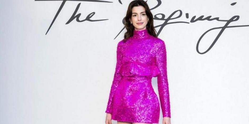 Anne Hathaway brilló en la pasarela de Valentino.
